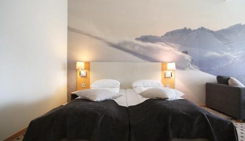 Family Room (2 Adults + 2 Children)