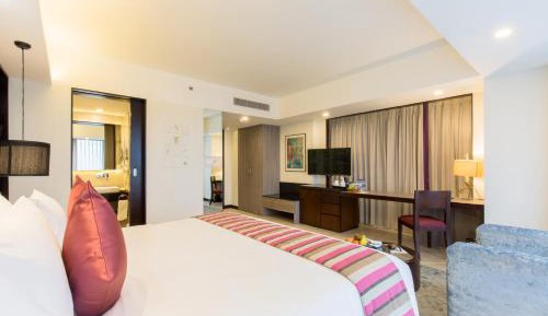 Deluxe Room King Bed