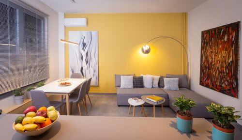 Deluxe Apartment