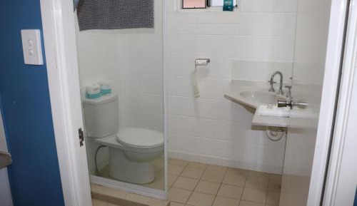 Family Room with Kitchenette – Upstairs & Not Pet Friendly