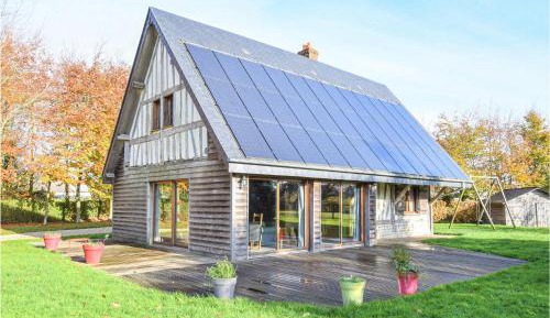 Three-Bedroom Holiday Home 