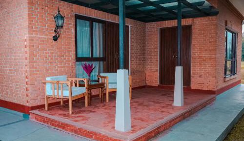 Deluxe Double Room (2 Adults + 1 Child)