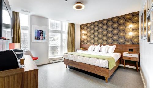 Deluxe King Room