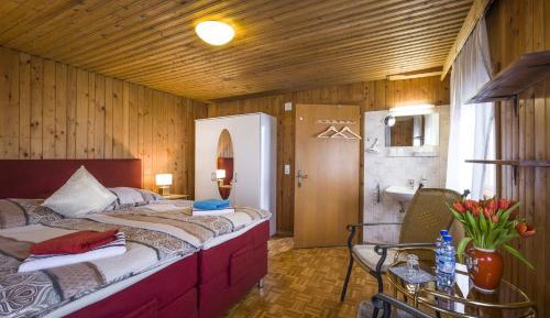 Queen Room with Shared Bathroom