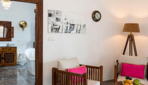 Villa - Beach Front