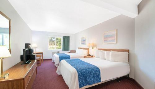Queen Room with Two Queen Beds - Disability Access/Non-Smoking