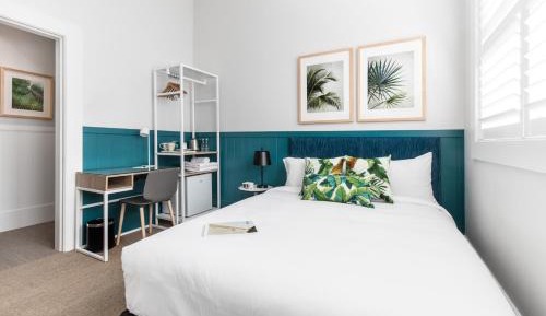 Queen Room with Private Bathroom