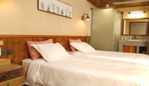 Standard Twin Room with Garden View