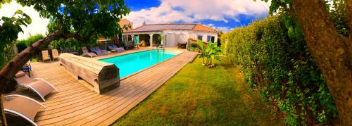 Villa with Garden View