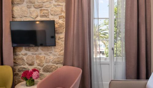 Deluxe Double Room with Balcony and Sea View