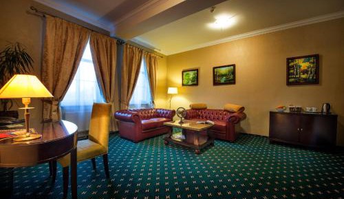 Deluxe One-Bedroom Suite