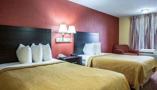 Queen Room with Two Queen Beds - Non-Smoking