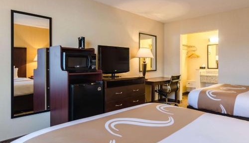 Queen Room with Two Queen Beds - Non-Smoking