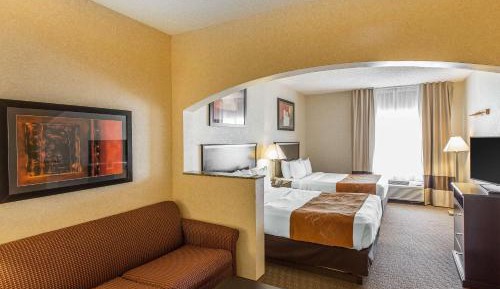 Queen Suite with Two Queen Beds and Sofa Bed