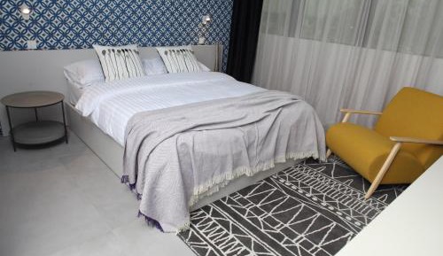 Double Room with Free Parking