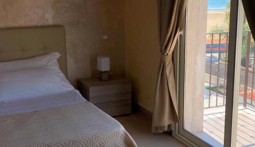 Deluxe Double Room with Side Sea View
