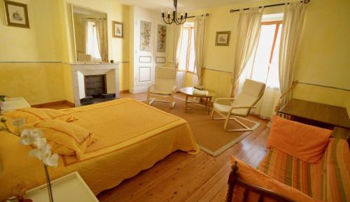 Double or Twin Room with Mountain View