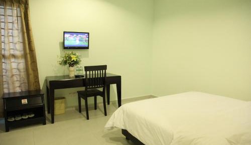 Deluxe Queen Room