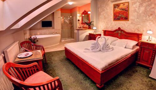 King Room with Spa Bath