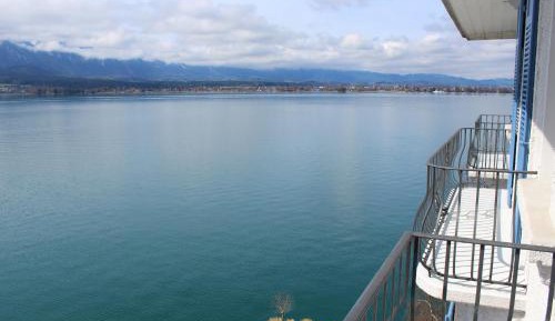 Suite with Lake View