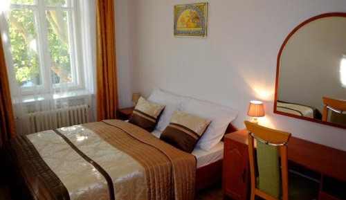 Suite with Garden View