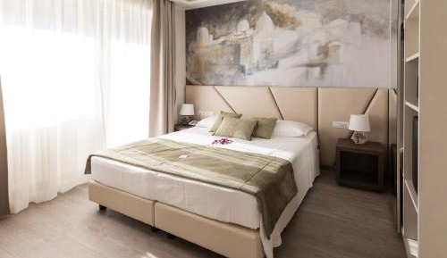 Large Double or Twin Room