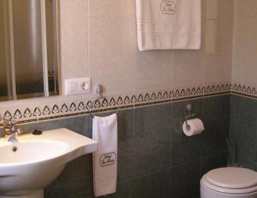 Standard Single Room with Shower