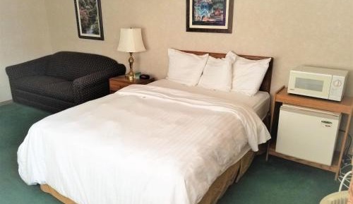 Standard Queen Room