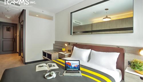 Standard Queen Room