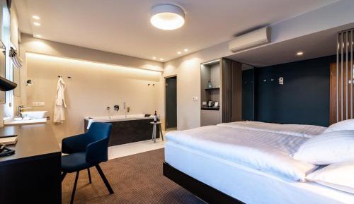 Double Room with Spa Bath