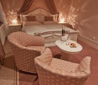 Luxury Suite