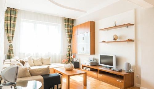 Deluxe Two-Bedroom Apartment