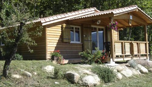 Chalet (4-6 Adults)