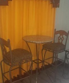 Deluxe Queen Suite
