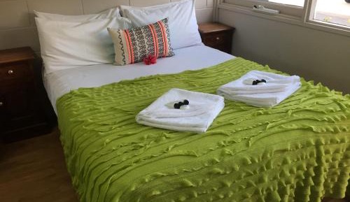 Basic Studio with Shared External Bathroom (4 Guests)