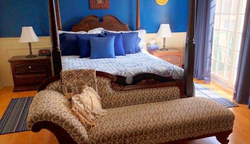 Deluxe King Suite