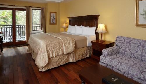 Deluxe King Room