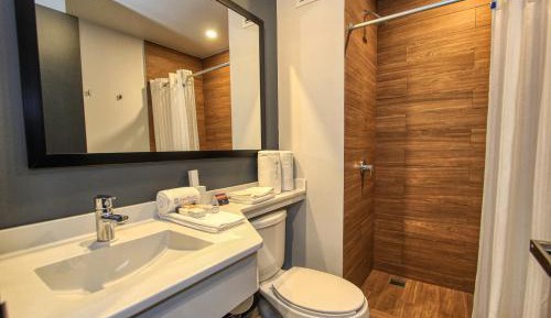 Queen Room - Disability Access