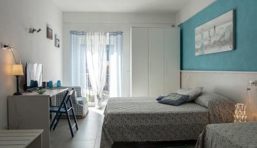 Triple Room with Private Bathroom