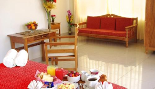 Junior Suite with Balcony and Main Plaza View