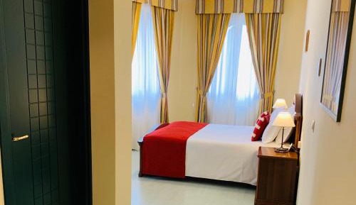 Superior King Room