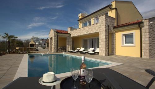 Villa with Sea View