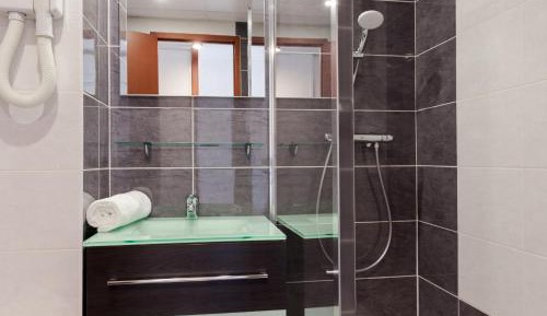 Triple Room (Double Bed + Sofa Bed 1 Person)