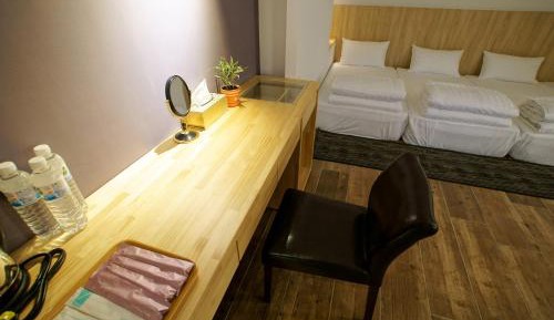 Quadruple Room with Private Bathroom