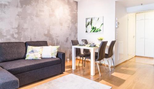 Aparment with Balcony - Mikonkatu 11