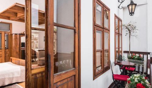 Deluxe Studio with Balcony (3 Adults)