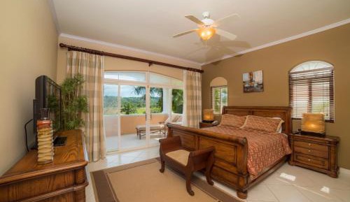 Luxury Three-Bedroom Apartment