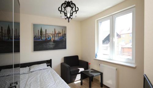 Family Room (2 Adults + 1 Child)