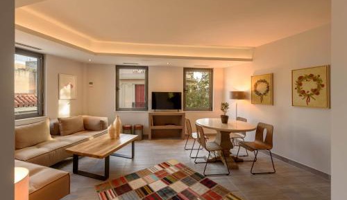 Deluxe Apartment