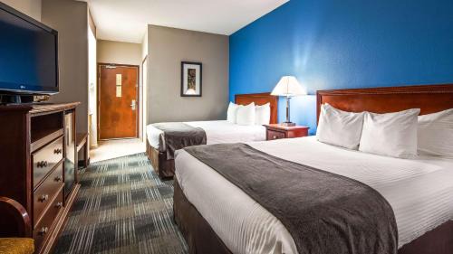 Queen Room with Two Queen Beds - Non-Smoking
